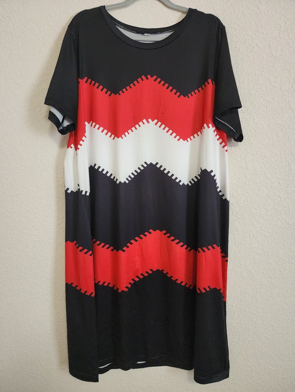 SHEIN Black, Red & White Zigzag Midi Shift Dress